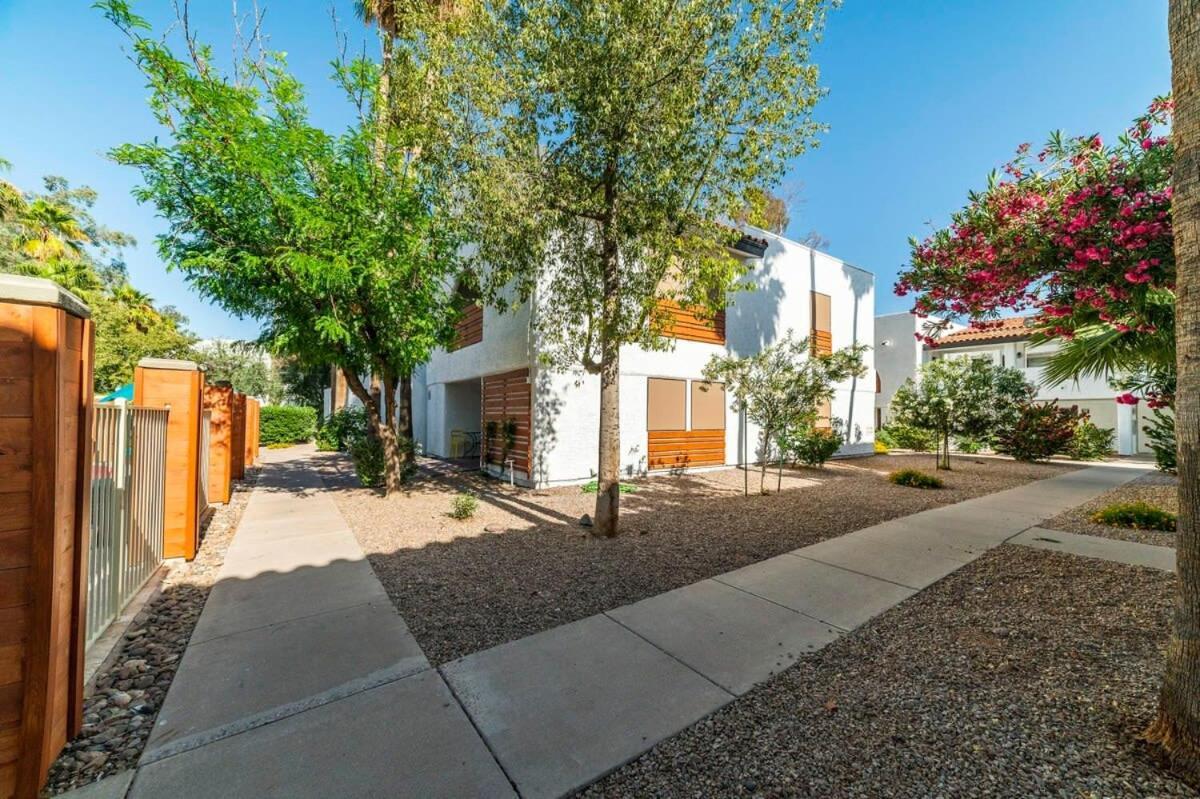 78- Modern Desert Paradise Heated Pool